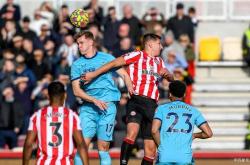 爱游戏APP包含赛后突围战来临，阿斯顿维拉围绕荷甲单刀错失，态度坚定，年轻球员得到机会的词条